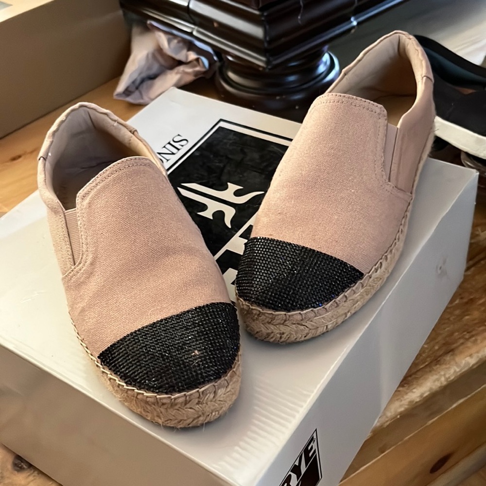 Slip on shoe